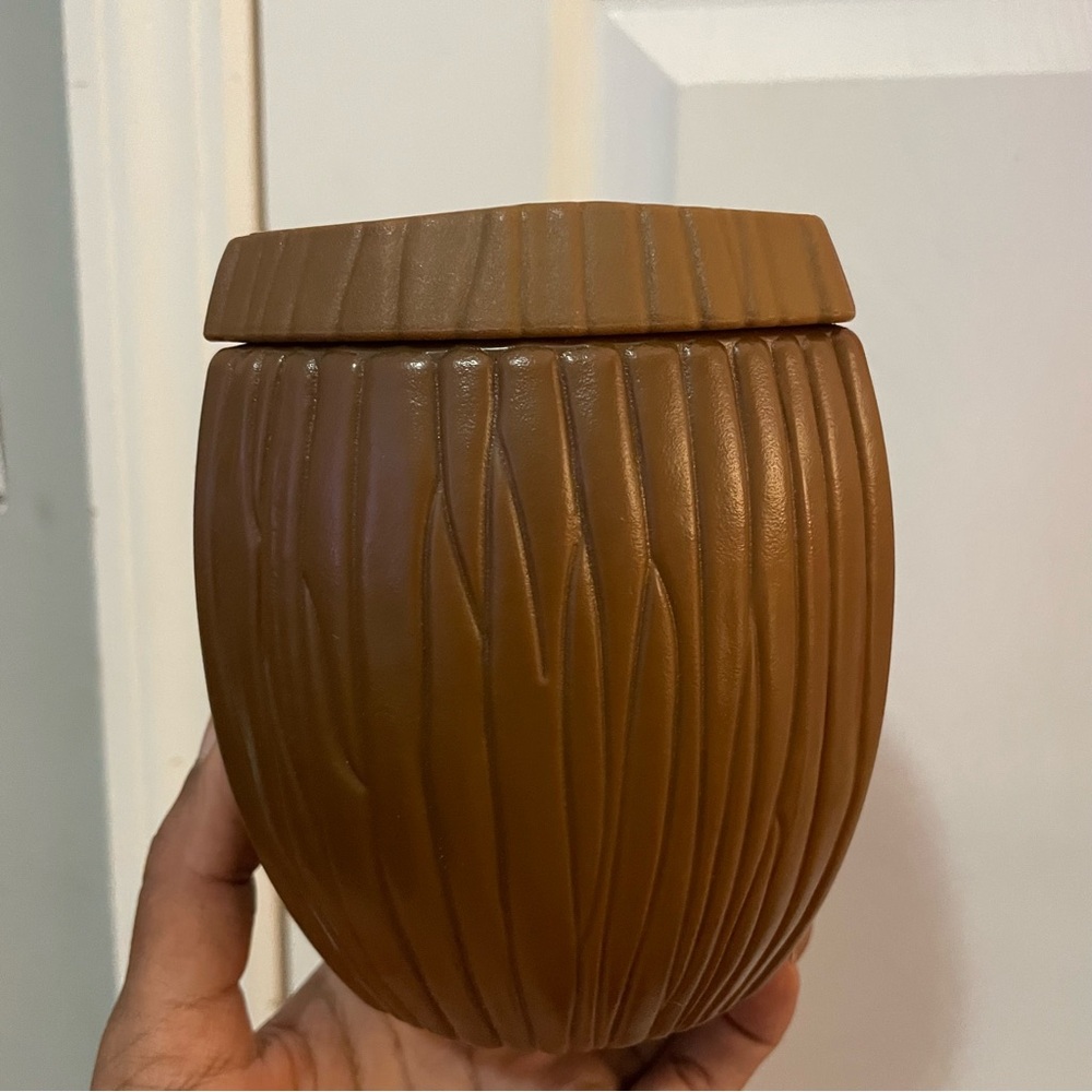 Set in Brown - Picture 8 of 8